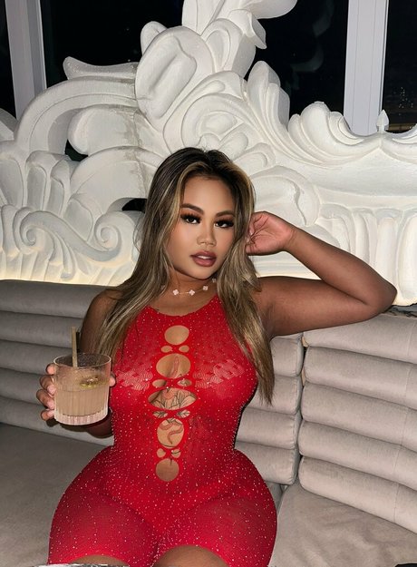 Tonti Thampitak erotische nackte bilder