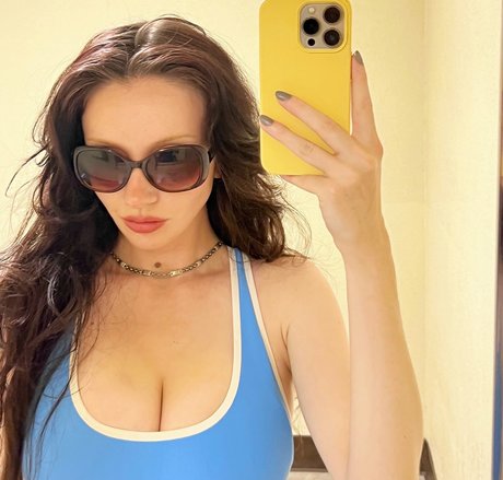 onlyzaboomafoo schauspielerin erotische bild