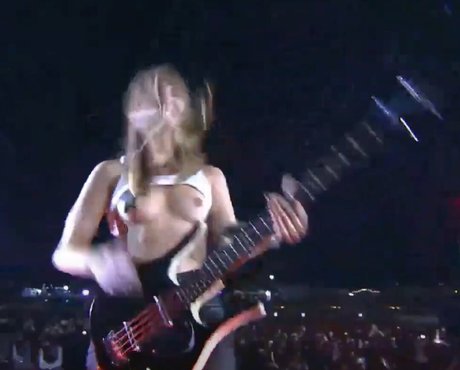 Victoria De Angelis model sex archiv