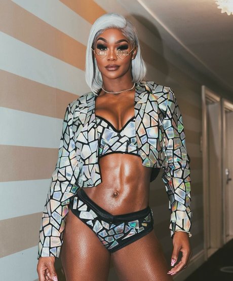 amateur ebenholz onlyfans nackt schöne archiv