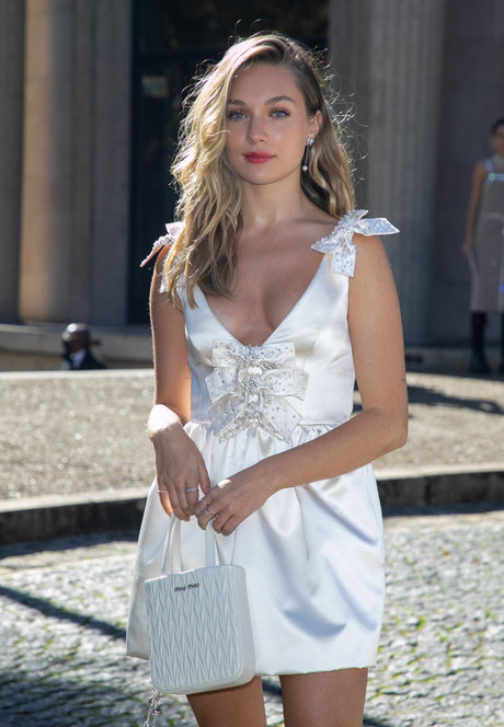 zierliche brünette nur fans nackt hd galerien