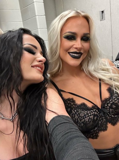 Saraya Bevis porno erotische bilder