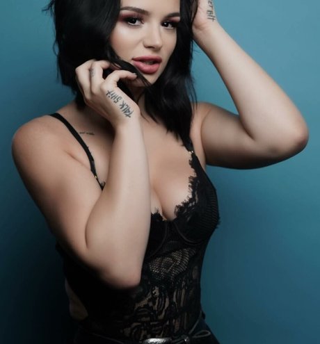 Saraya Bevis kostenlose nette fotos