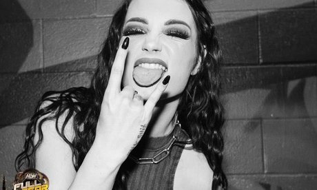 Saraya Bevis pornostar nackt galerien