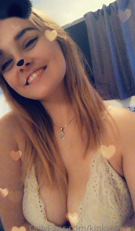 kinkyeevee exklusive pornostar bild