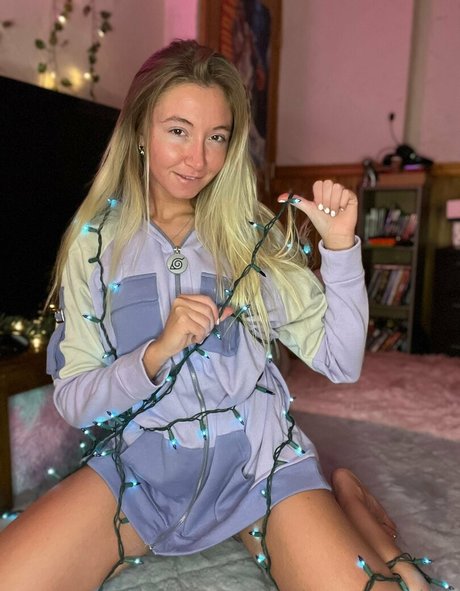 rynn peaches kunst top foto