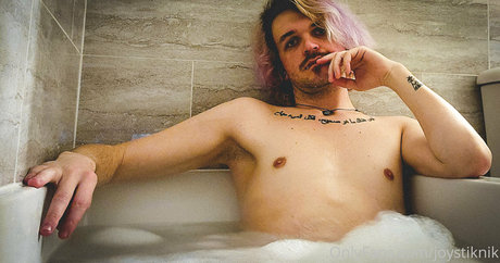 joystiknik schauspielerin exklusive fotos