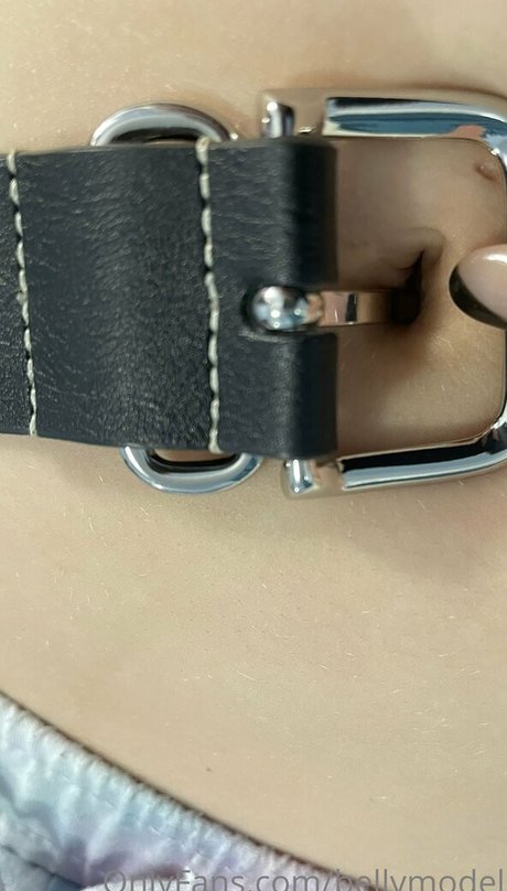 bellymodel xxx kunst galerie