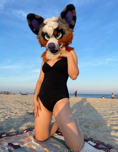 tastymonty schauspielerin exklusive fotos