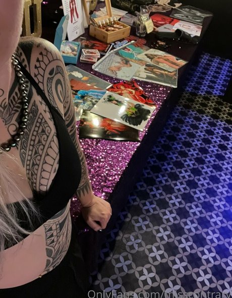 misscontrary erotische exklusive bilder