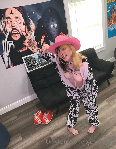 Babyisjaded schauspielerin porno galerie