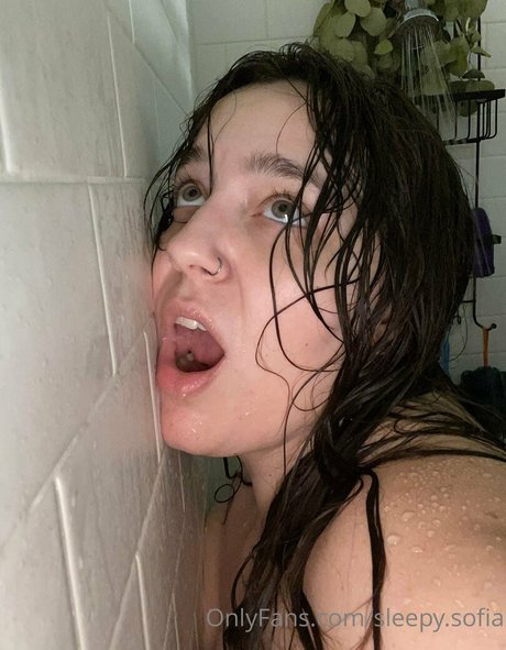 sleepy sofia kunst nackt bild