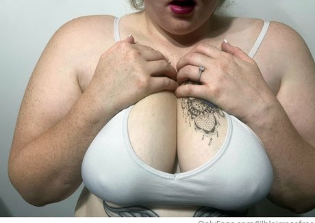 lilblairrosefree nackt kunst foto