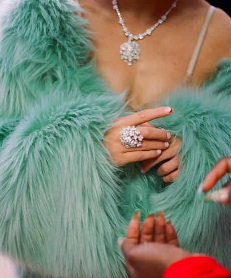 Naomi Scott heiße pornografische fotos