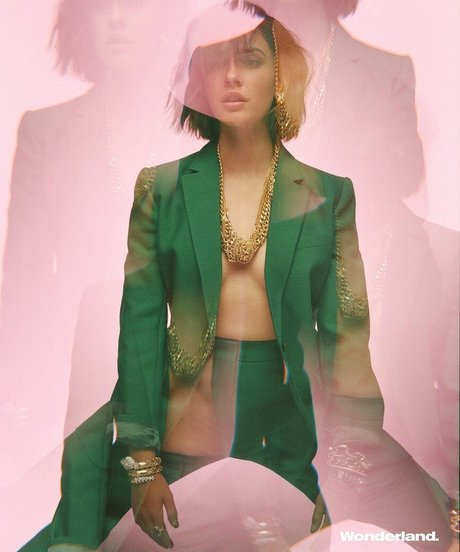 Naomi Scott kostenlose pornographische bild