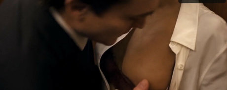 Naomi Scott erotische erwachsene galerie