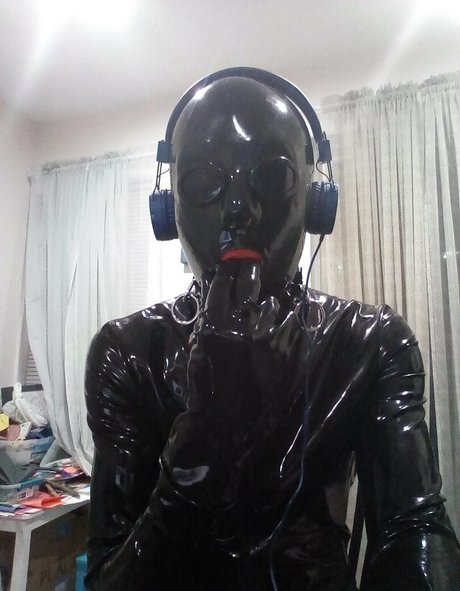 sir latexman schauspielerin akt bild