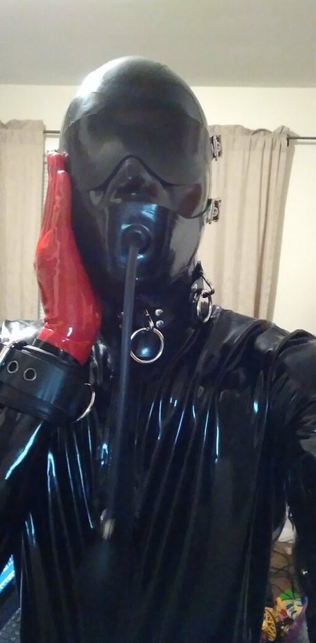 sir latexman hd akt foto