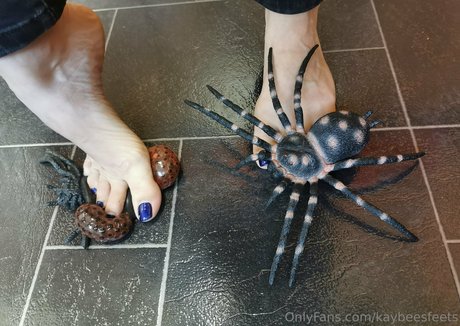 kaybeesfeets perfekte pornografische bild