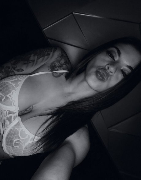 Kiana Marquez nackt bilder