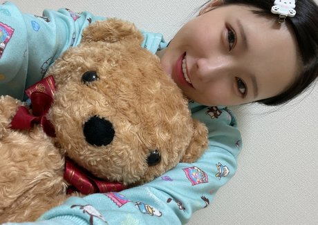 Hikaru Miyanishi nackt erwachsene bilder