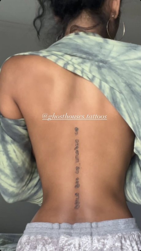 Kaaviya Sambasivam beste nacktheit bild