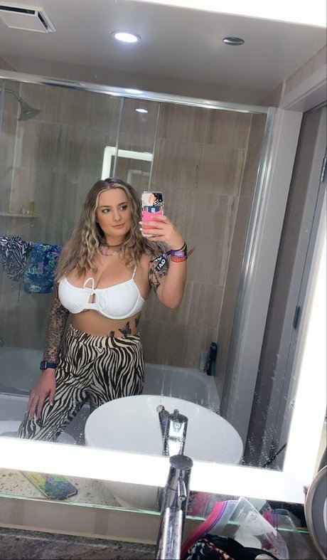 itssbriibitchh hübsche nackt bild