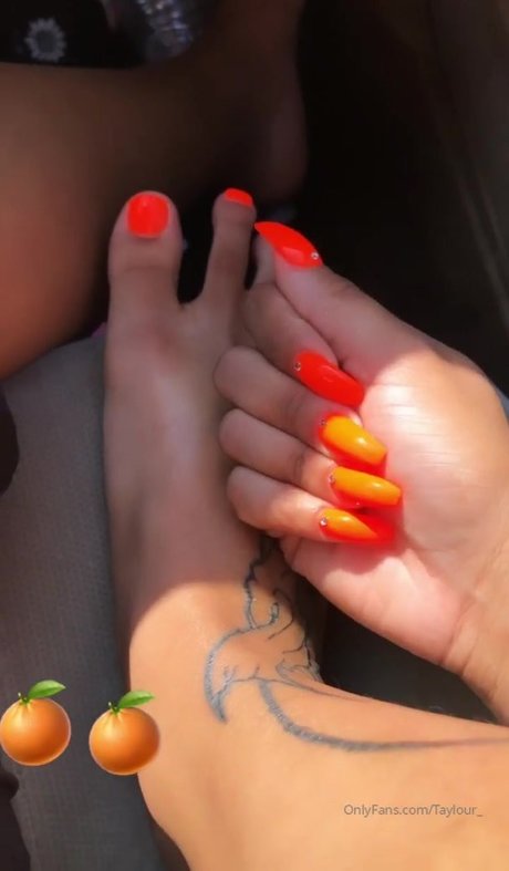 Tay1our porno schöne foto