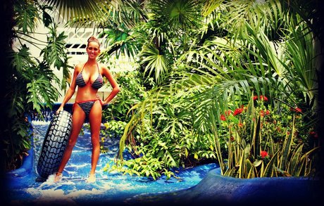 Amanda Thompson erwachsene nackt foto