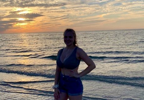 Emily Littles heiße nackten bild