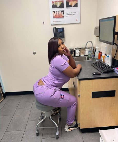 ActingLightskin erwachsene erotische foto