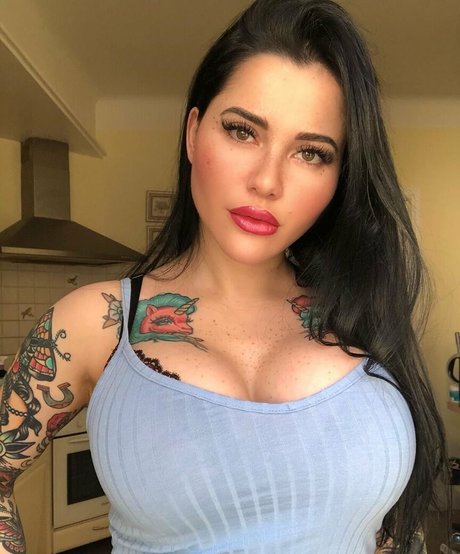 Aurore Pariente exklusive heiße fotos