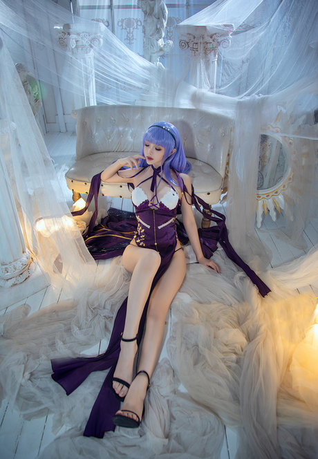 wenwenKira nackt akt galerie