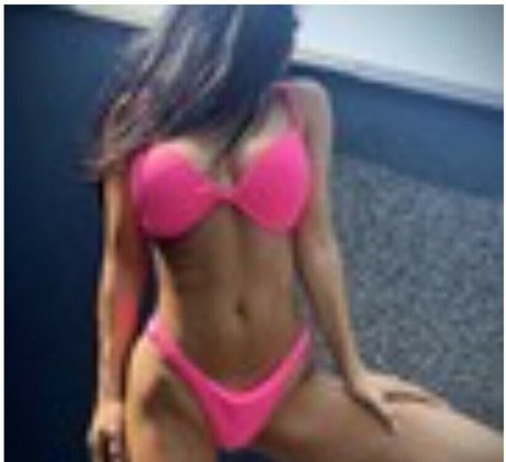 Bustyan xxx heiße fotos