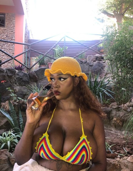 Bigtitti3barbie porno akt foto