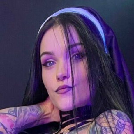 Lady Tish top xxx foto