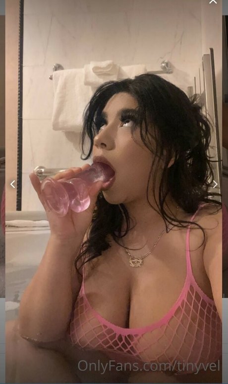 Tinyvel porno nackten foto