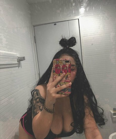 Yes Give model kostenlose foto