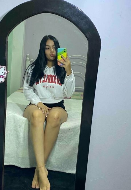 adripiecitos pornostar fotos