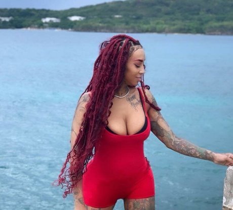 flyyytattedsky exklusive kunst galerie