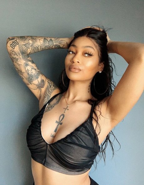 Evoni erwachsene galerien