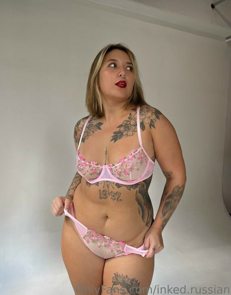 Inked Russian erotische perfekte foto