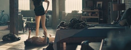 Shaliene Woodley model kunst galerie