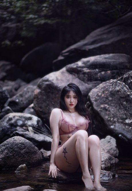 Songyuxin Hitomi erotische schöne bild