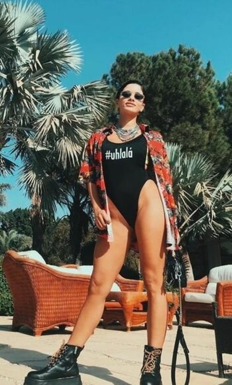 Cyn Thia Kha Lifeh xxx nackt foto