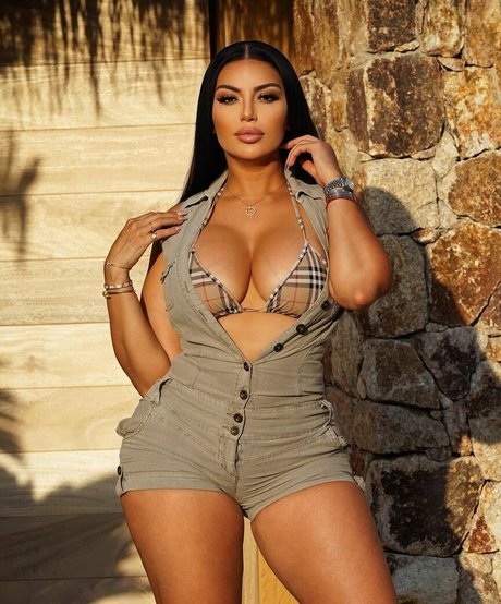 lareinasworld freie nacktheit foto