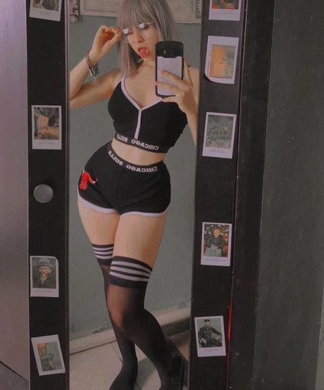 Ivon Gallardo erotische freie bild