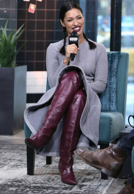 Janina Gavankar top sex bild