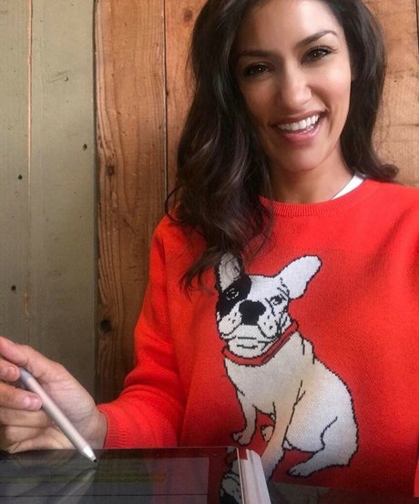 Janina Gavankar hübsche nackte foto