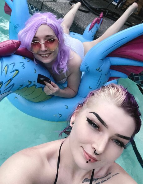 Dainty Cravings top pornographische bild